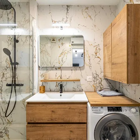 Comfort And Serenity With A-c, Parking And Balcony