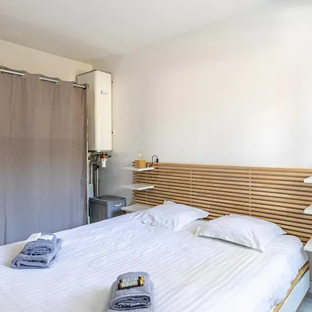 Comfort And Serenity With A-c, Parking And Balcony Lägenhet *